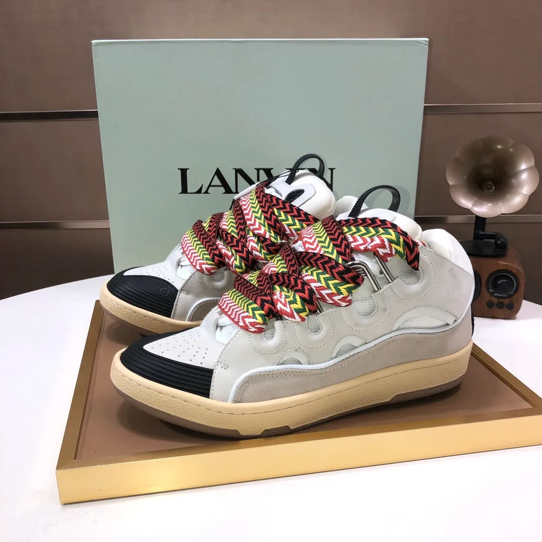 Men's men's shoes💰820💰[LANVIN] The latest lace-up fashionable casual couple sneakers, high-quality CLAY couple series‼ ️ The latest trendy products of the season 🌈Many bloggers have planted grass and purchased the original open-mold customization. The upper and outsole are sewn with mark threads without edge sealing. A variety of material splicing combination design. Very versatile for fashionable and casual wear. Comfortable on the feet. Self-recommended. Upper cowhide + cow suede + breathable mesh lining. Foot-padding cowhide. Exclusive original open-mold clear logo rubber outsole ⚠️Couple standard size 36-40 for women and 38-44 for men.